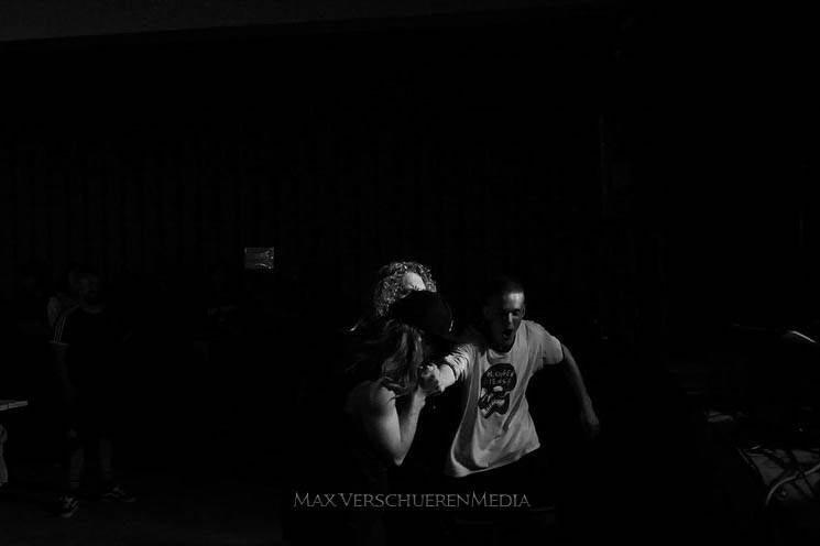 headlock-16-van-18-standard.jpg
