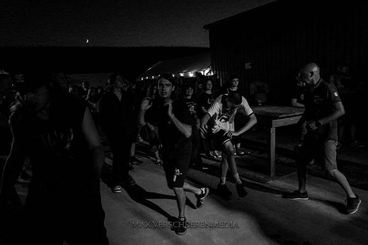 headlock-17-van-18-standard.jpg