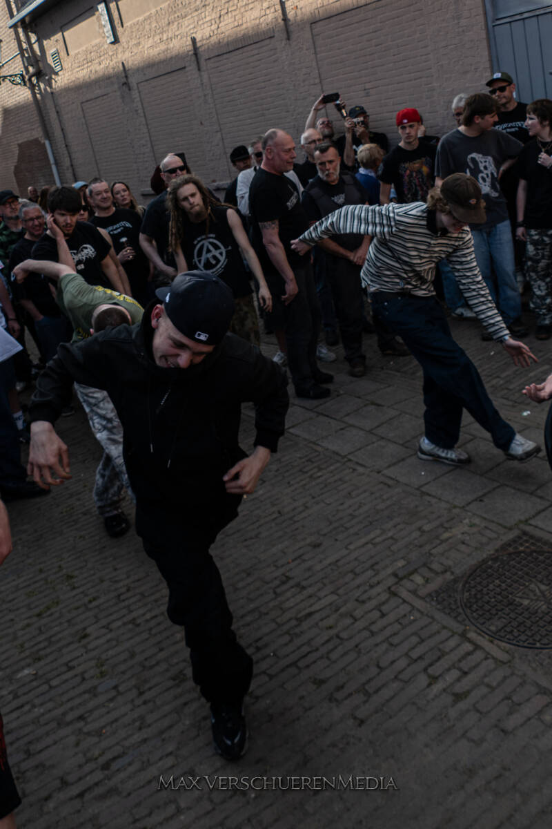 headlock-18-standard.jpg