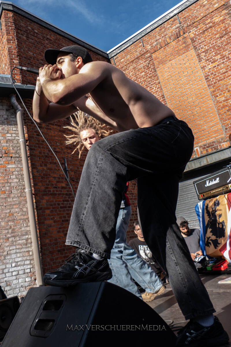headlock-19-standard.jpg