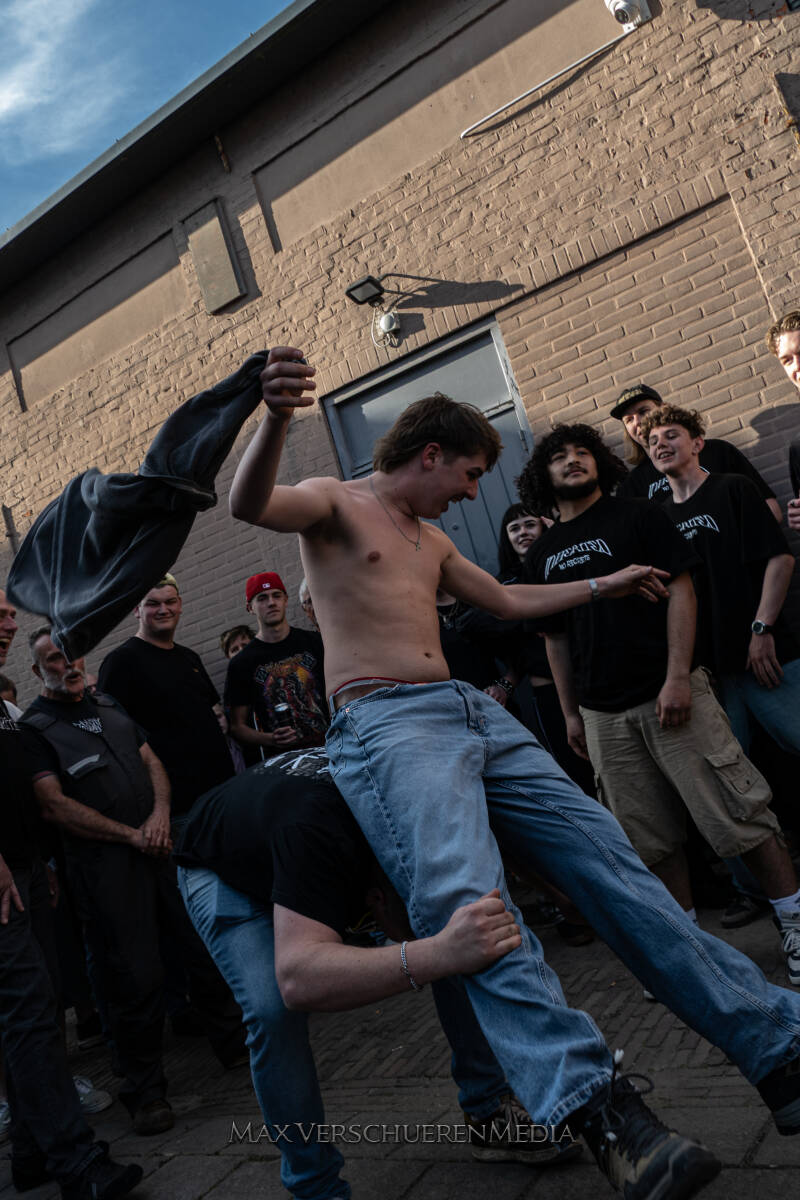 headlock-24-standard.jpg
