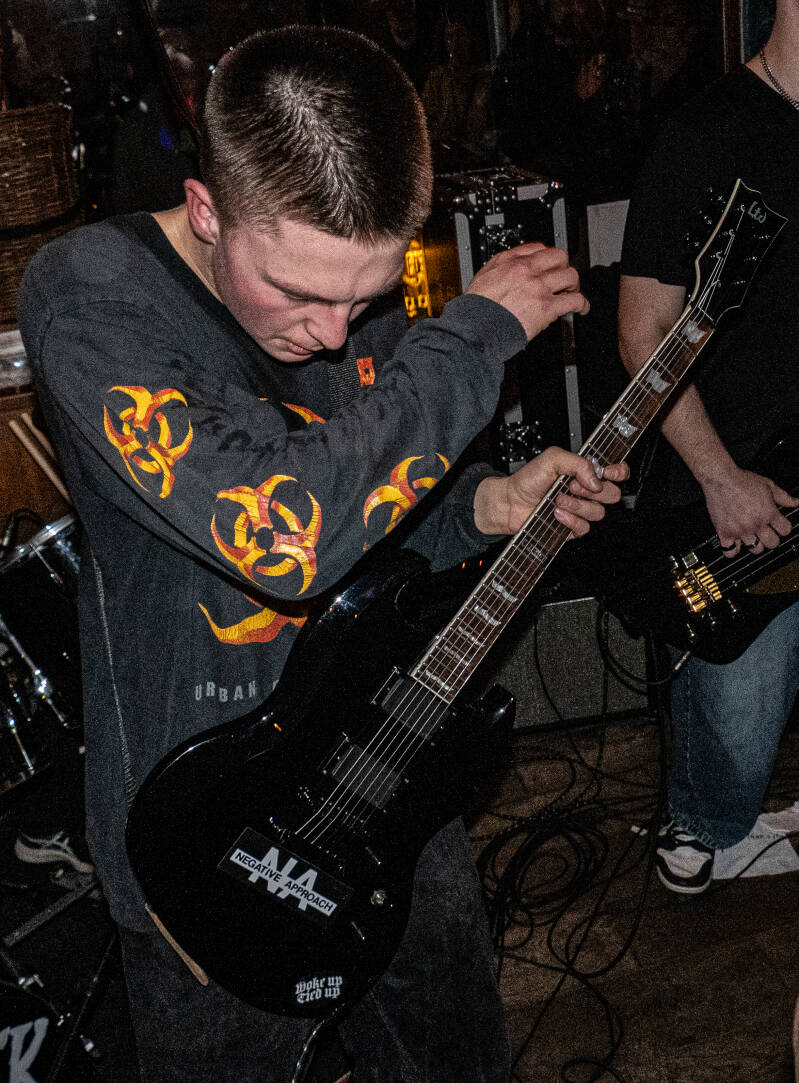headlock-29-van-48-standard.jpg