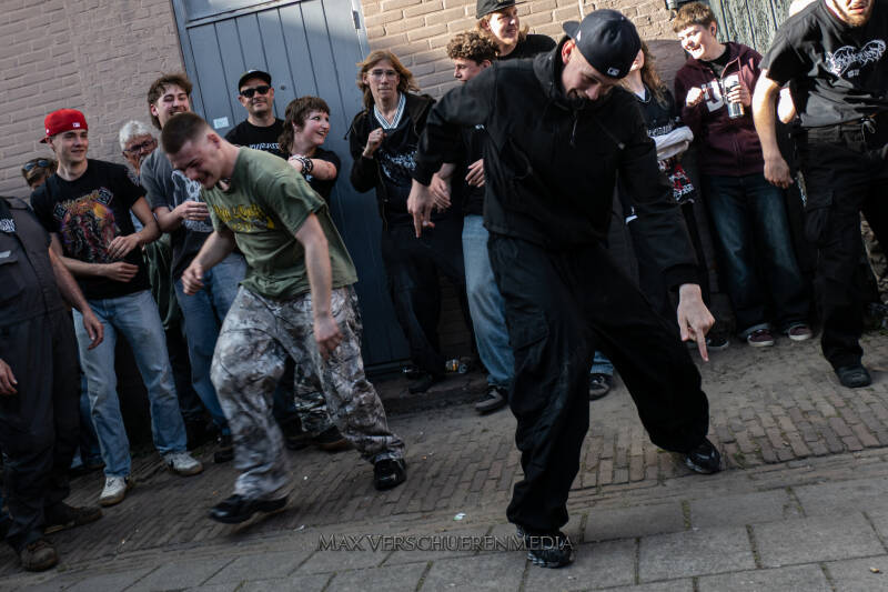 headlock-3-standard.jpg