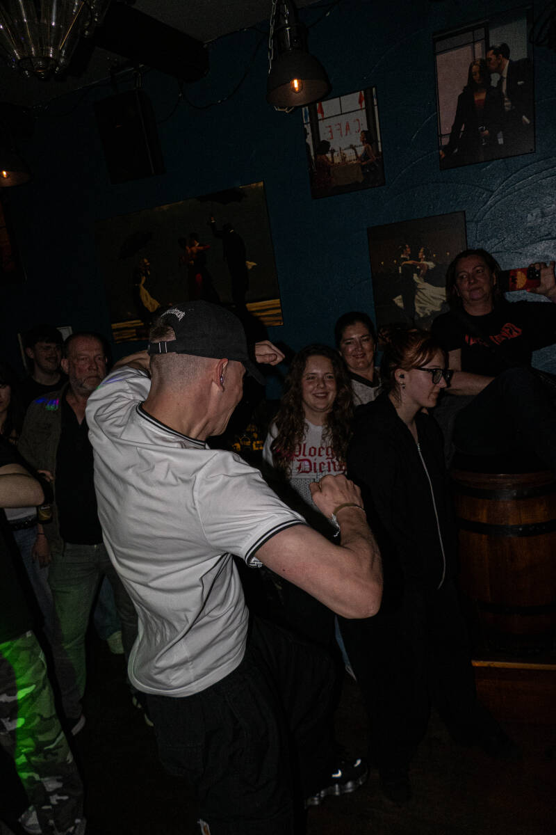headlock-4-van-48-standard.jpg