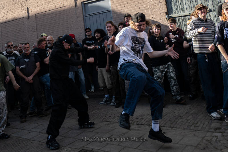 headlock-41-standard.jpg
