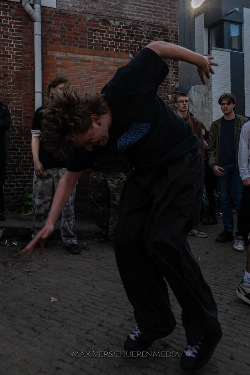 headlock-44-standard.jpg