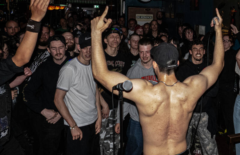 headlock-45-van-48-standard.jpg