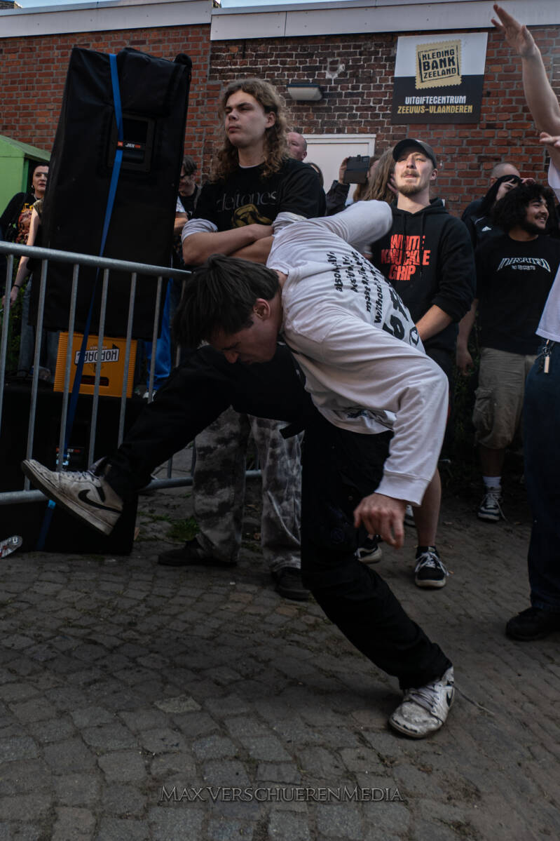 headlock-5-standard.jpg