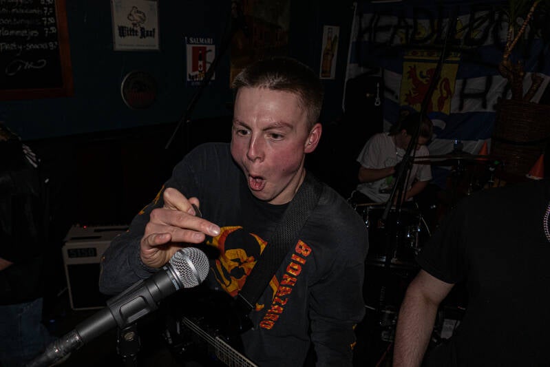 headlock-7-van-48-standard.jpg