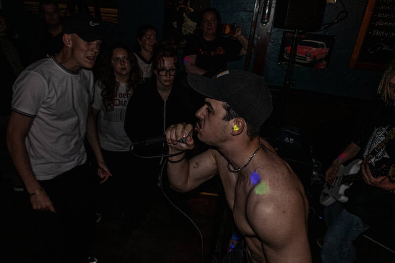 headlock-8-van-48-standard.jpg