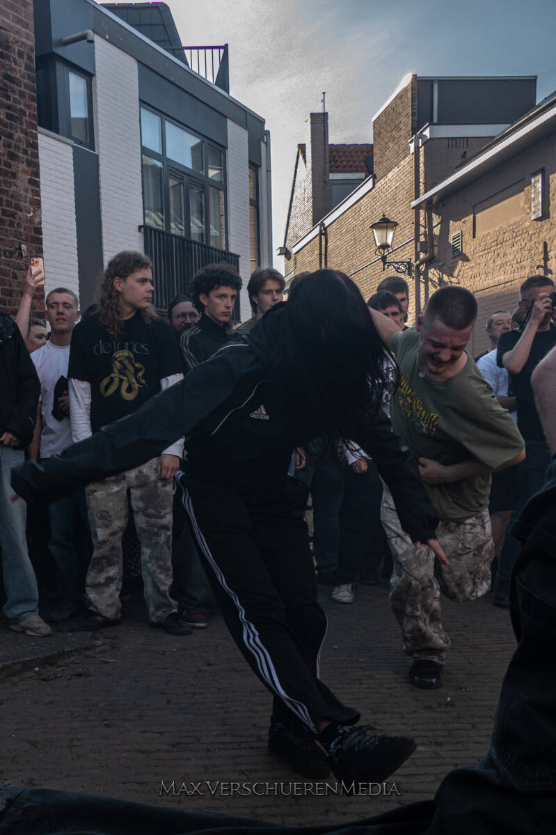 headlock-82-standard.jpg