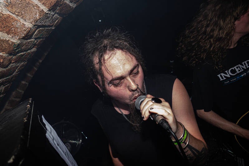 p1052256-standard-w5limz.jpg