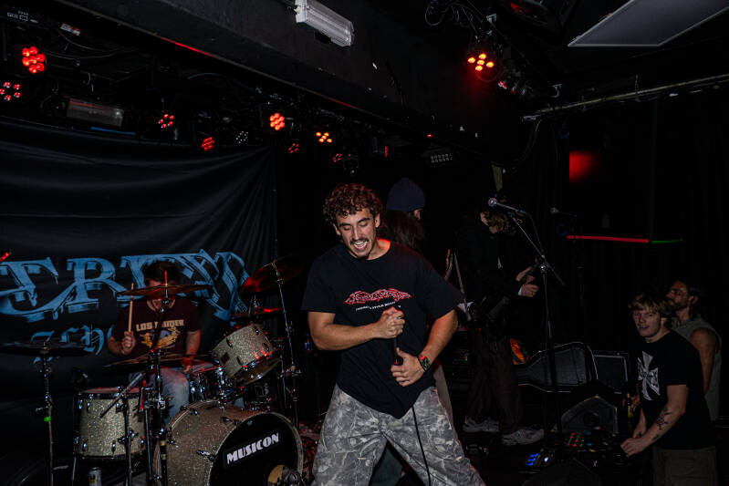 p1075272-standard.jpg