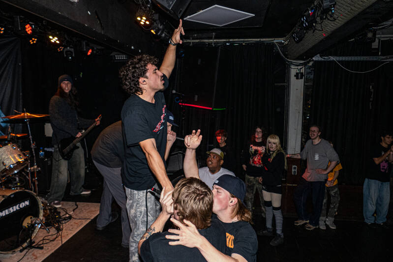 p1075581-standard.jpg