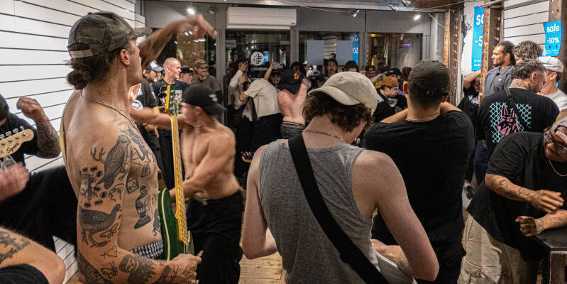 p1279296-standard.jpg