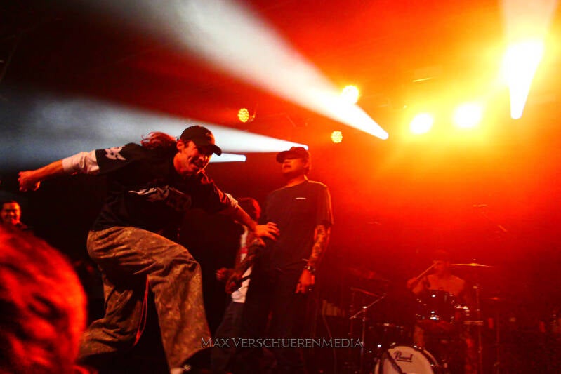 sunami-25-van-34-standard.jpg