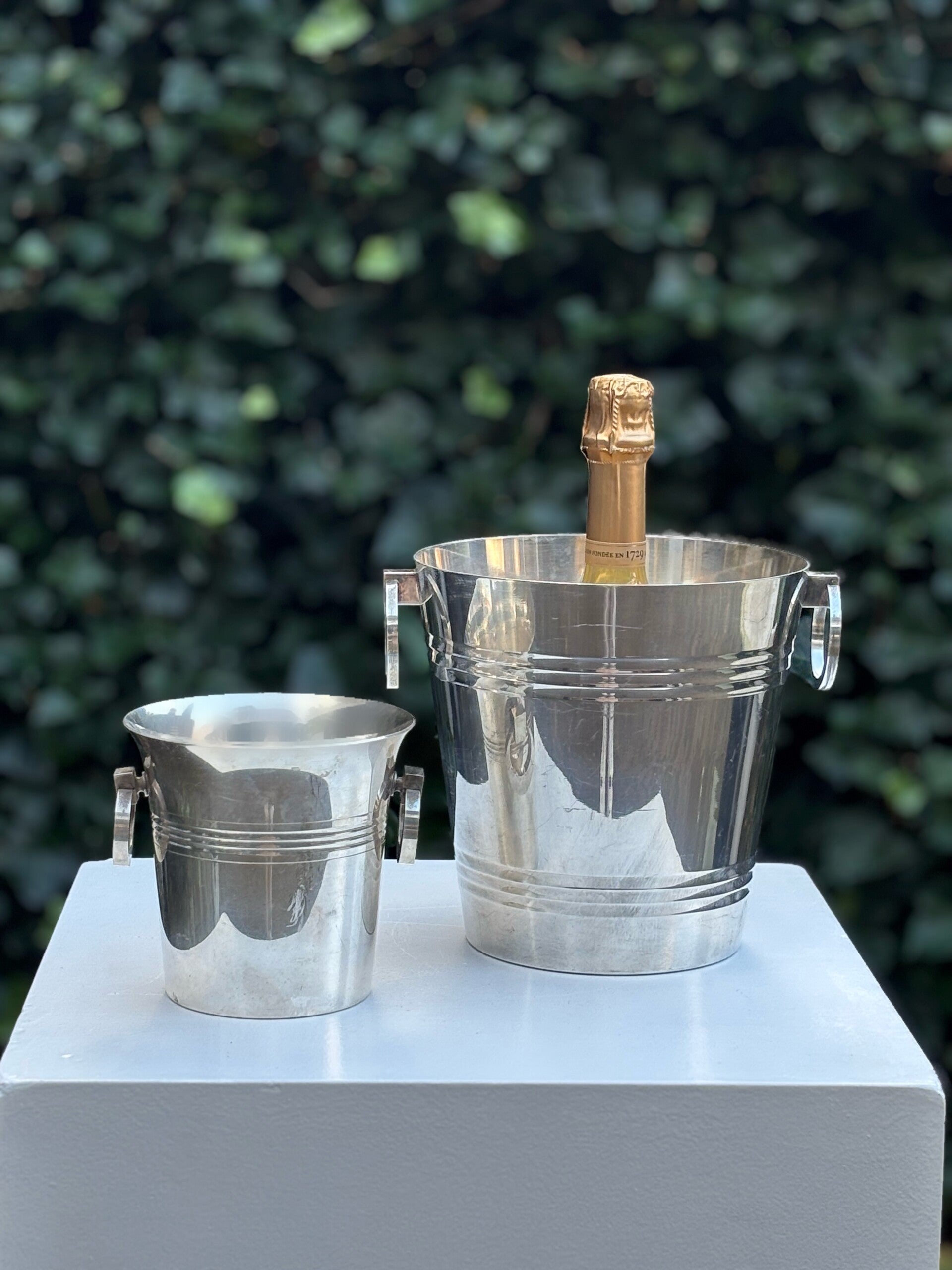 Verzilverde Champagnekoeler & ijsemmer St. Médard / Schiller - Silver-plated champagne cooler & ice bucket by St. Médard / Schiller