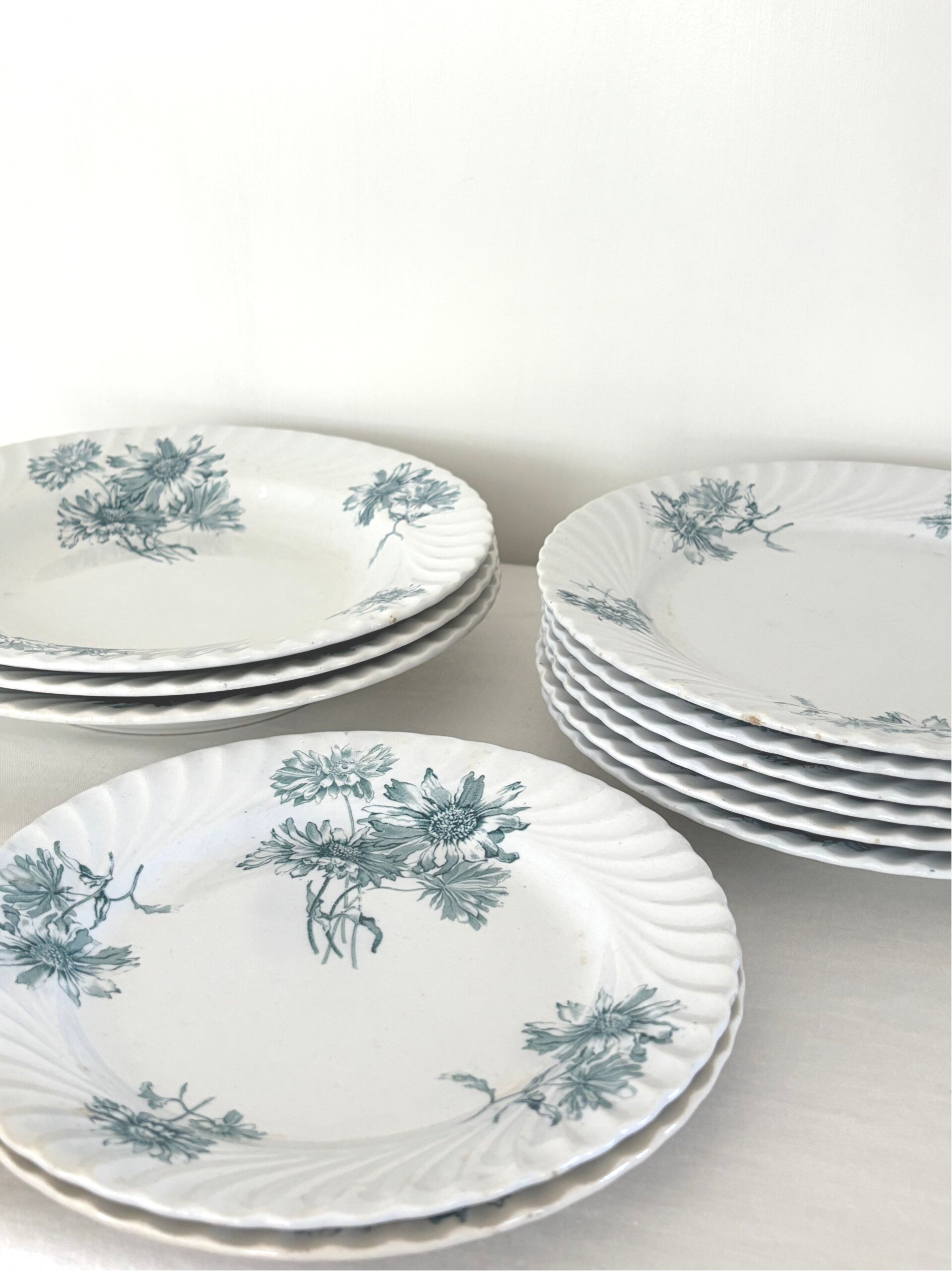 11-Delige set borden 'Pinksterbloem' Petrus Regout - 11-Piece set of plates 'Pinksterbloem' Petrus Regout