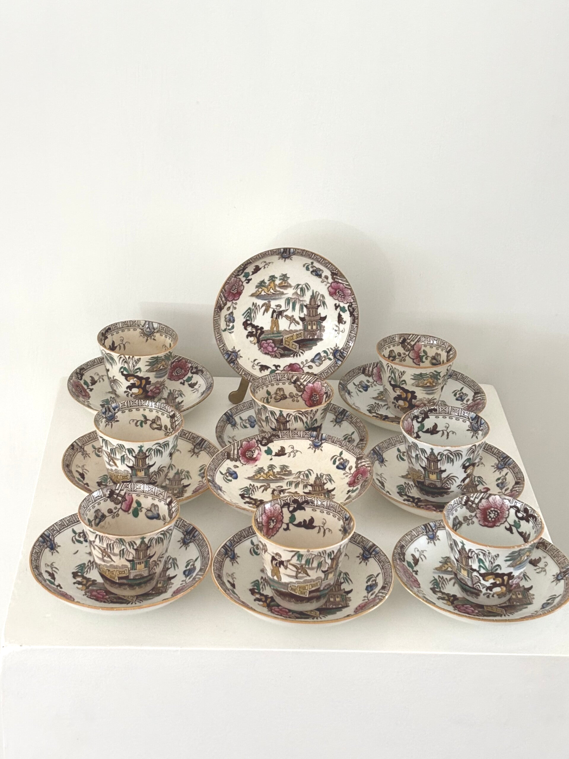 Set antieke porseleinen kopjes & schotels ‘Canton’ van Petrus Regout (ca. 1836–1840 ) - Set of antique porcelain cups & saucers ‘Canton’ by Petrus Regout (ca. 1836–1840 )