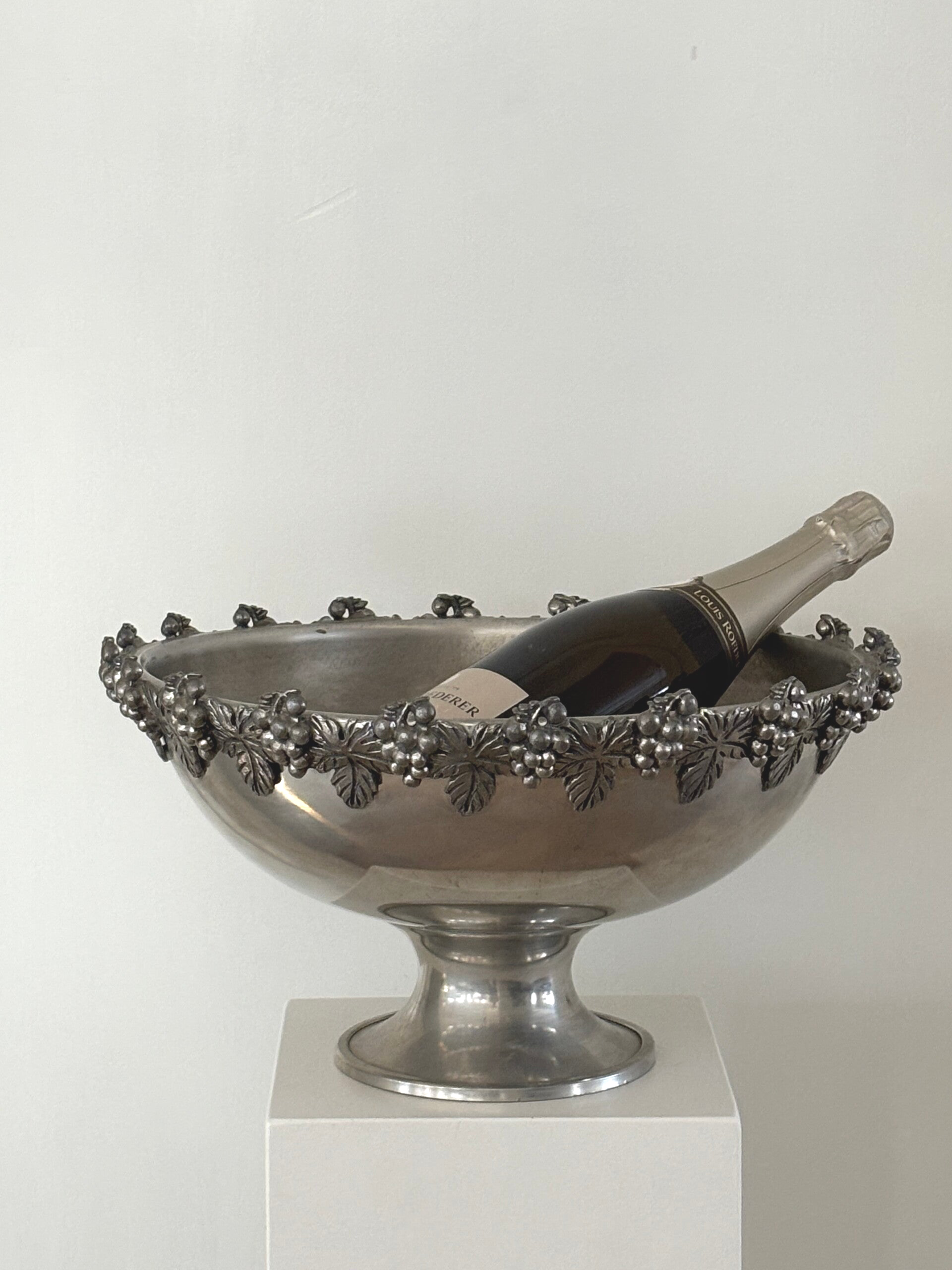 Feestelijke Champagnekoeler op voet - Festive Champagne cooler on pedestal