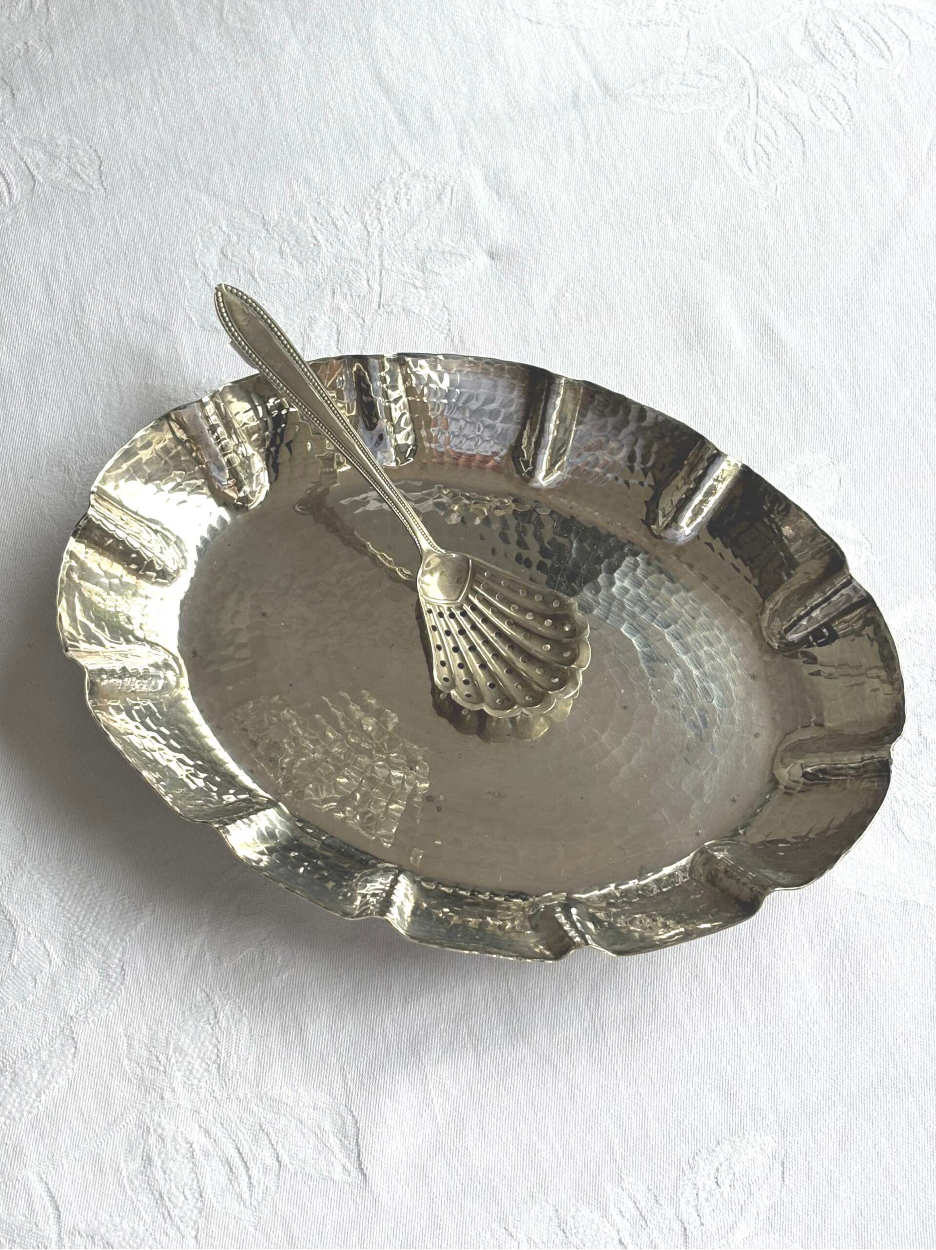 Verzilverd schaaltje & poedersuikerlepel - Silver-plated dish & powdered sugar spoon