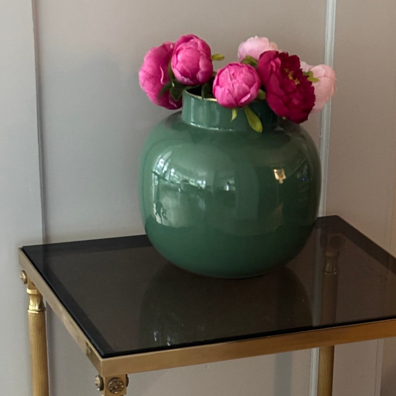 Stijlvolle metalen siervaas - Elegant metal decorative vase