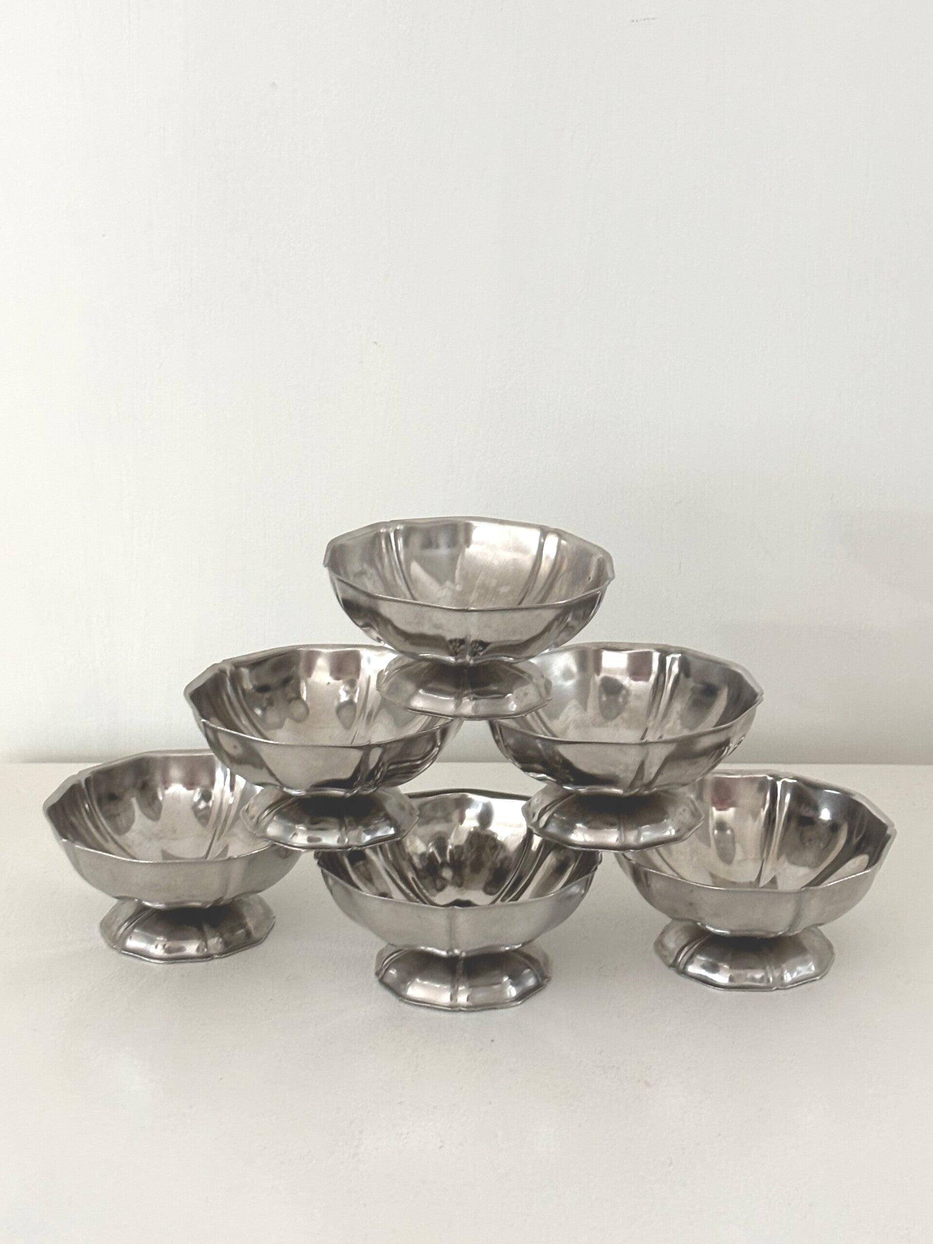 6 Dessertschaaltjes op voetje - 6 Dessert bowls on a pedestal