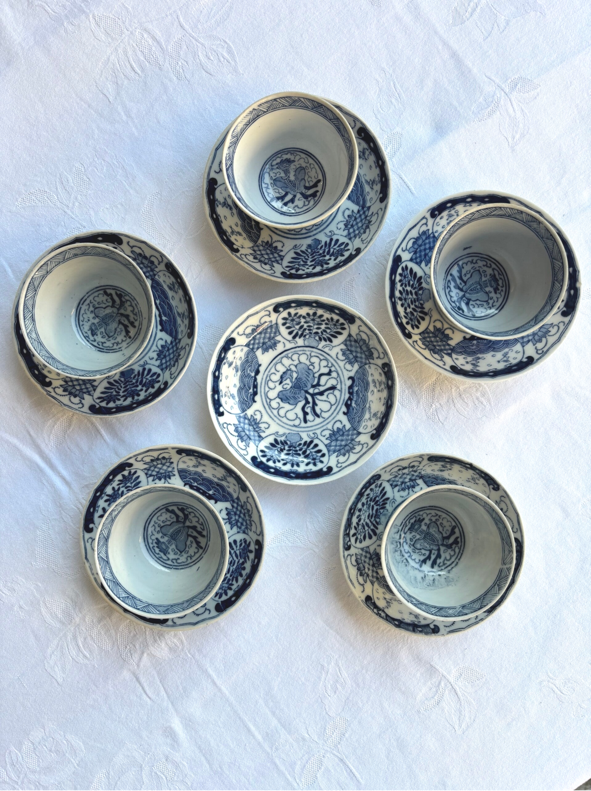 5 Antieke porseleinen kop & schotels en 1 losse schotel 'Long Eliza'  Mosa Maastricht - 5 Antique porcelain cu & dishes and 1 separate dish 'Long Eliza' by Mosa Maastricht