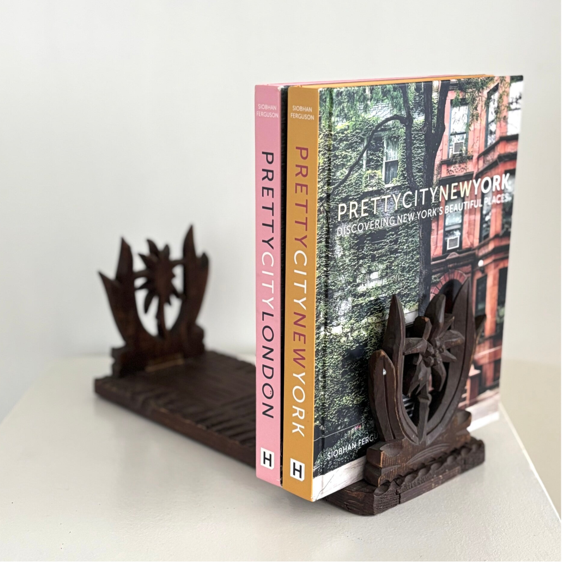 Antieke houten boekensteun palmdecor - Antique wooden bookend with palm design