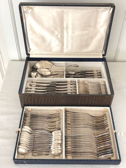 101-Delige, 12-persoons antieke verzilverde bestekcassette - 101-Piece, 12-person antique silver-plated cutlery set