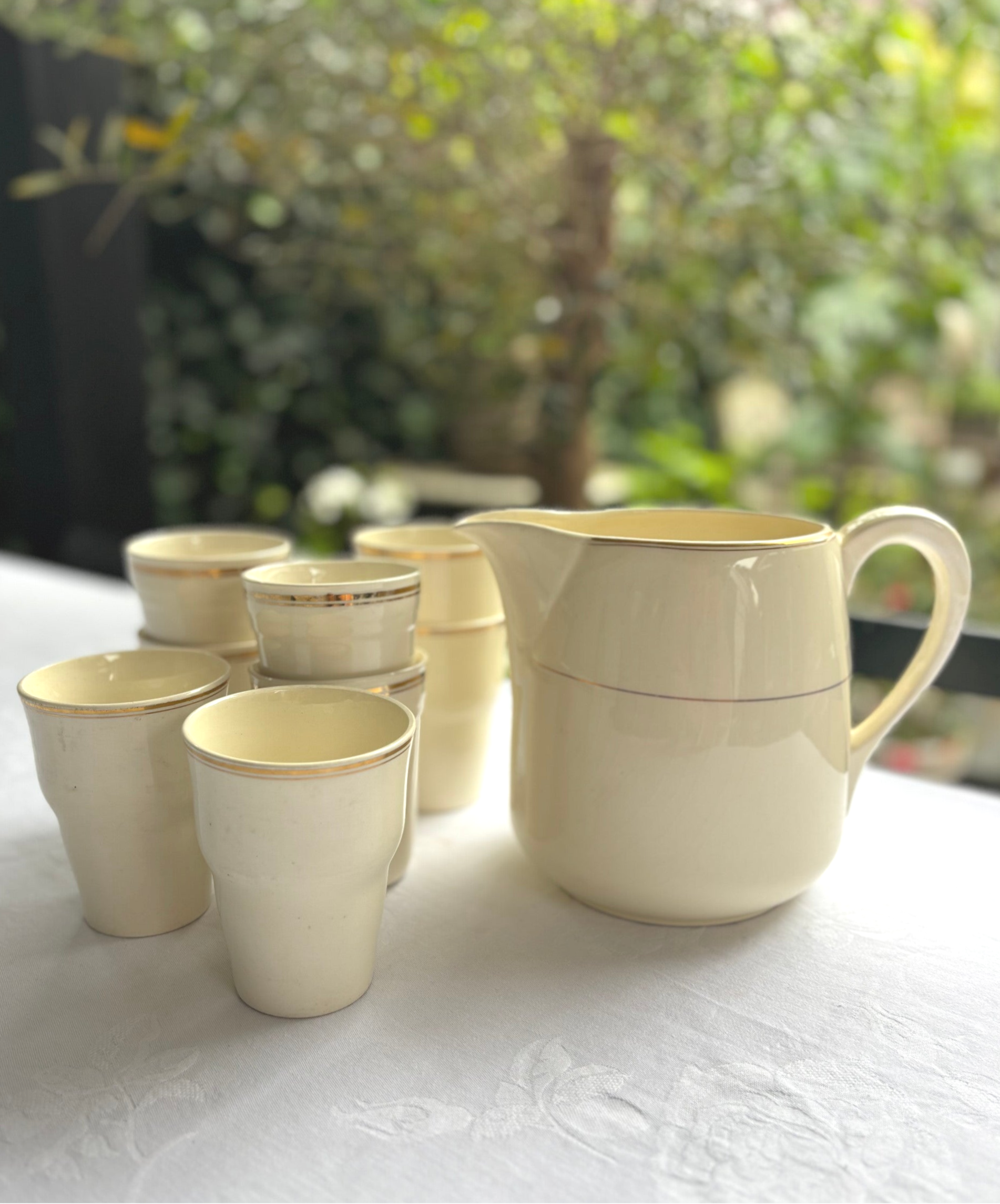 kan & 8 bekers Céramique Maestricht, Holland - jug & 8 cups Société Céramique Maestricht, Holland