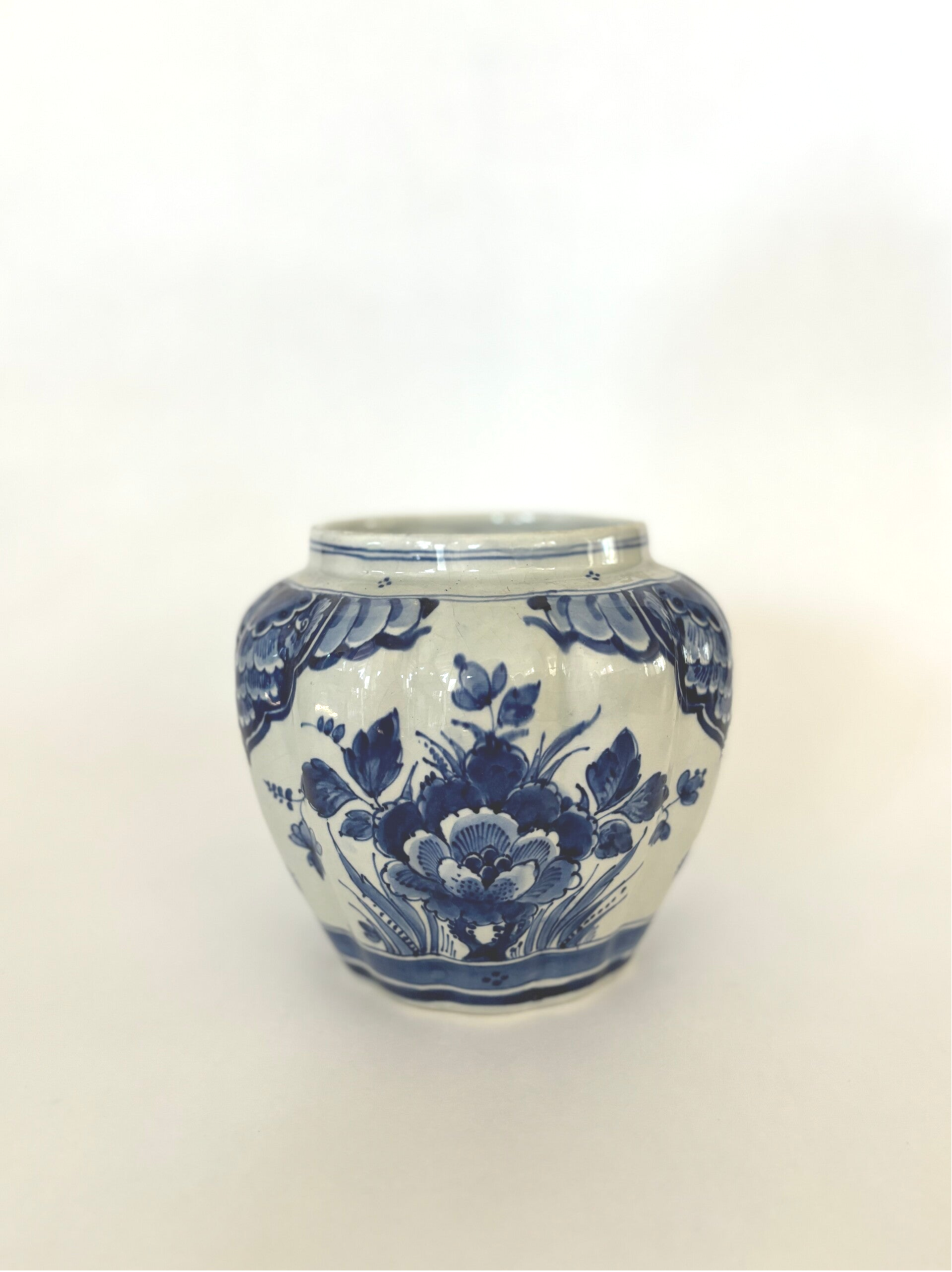Handbeschilderde bloempot Delfts - Hand-painted flower pot Delft