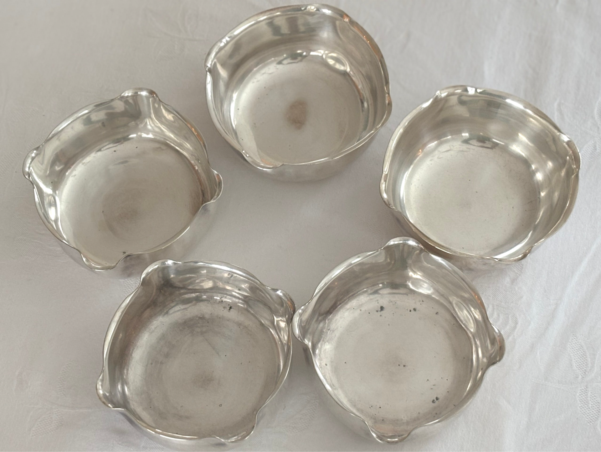 5 Verzilverde schaaltjes van Ercuis - 5 Silver-plated bowls by Ercuis
