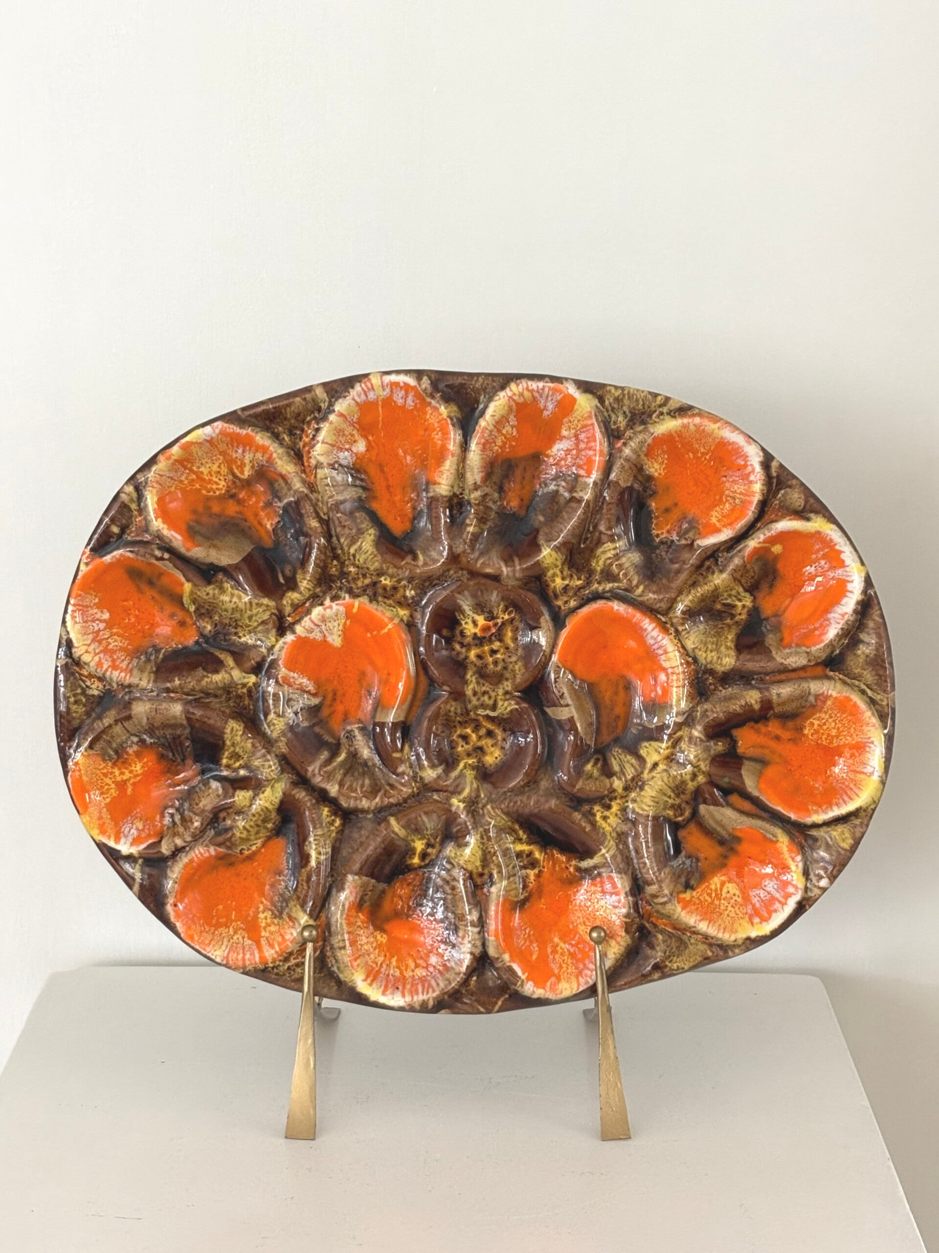Groot barbotine oesterbord - Large barbotine oyster plate