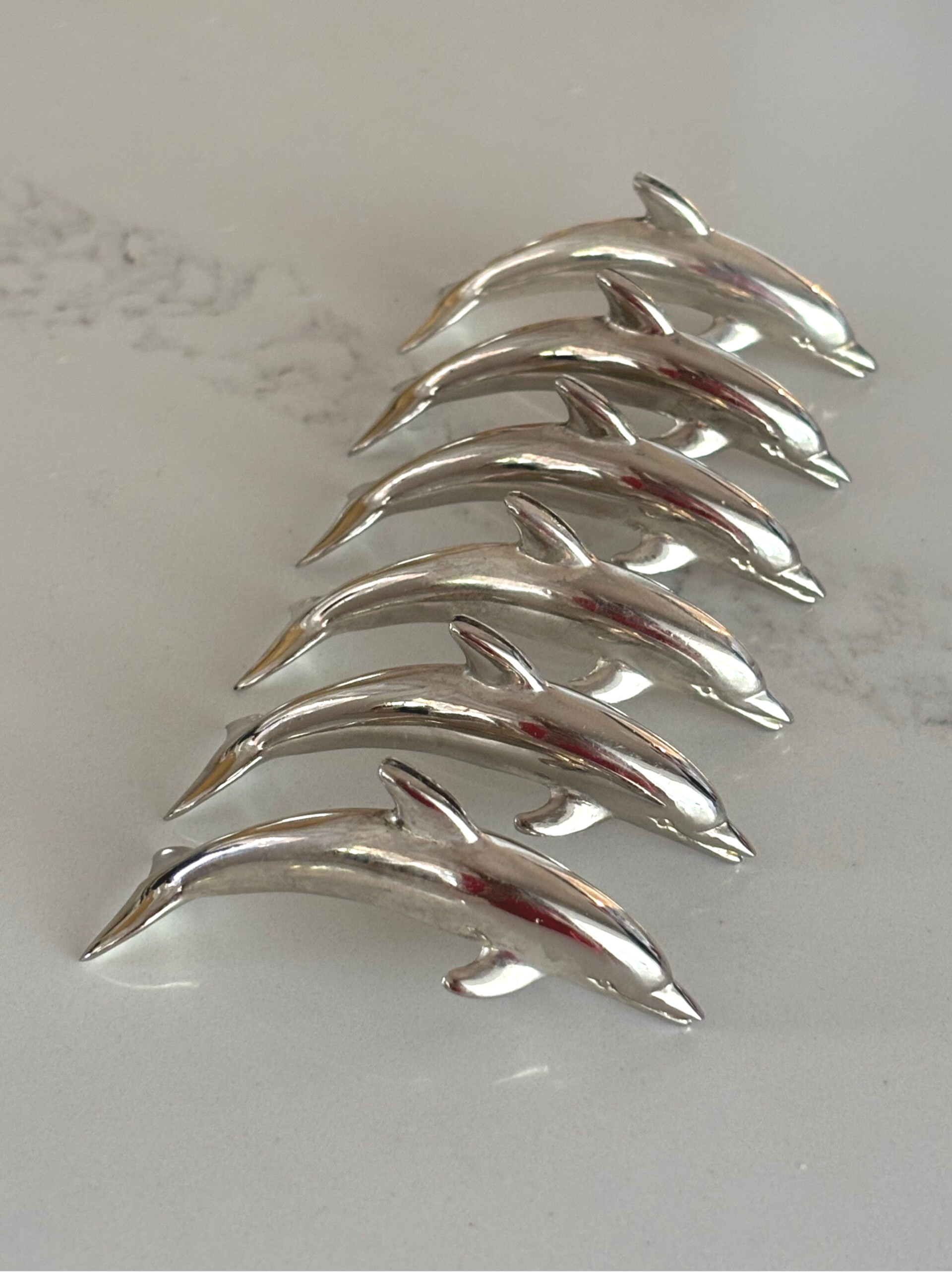 6 Verzilverde naamkaarthouders/messenleggers - 6 Silver-plated place card holders/knife rests