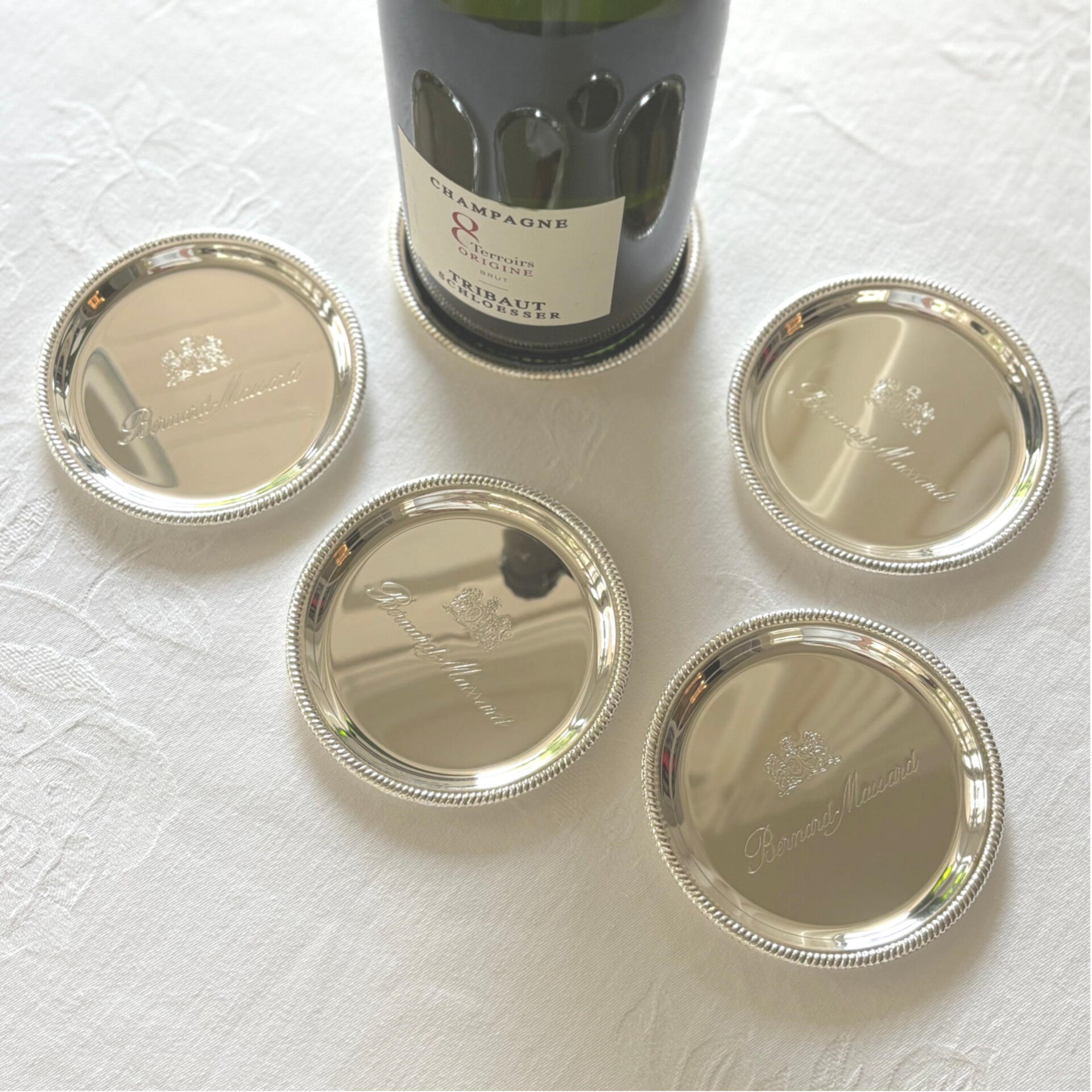 Verzilverde flesonderzetter Bernard Massard (In nieuwstaat) - Silver-plated bottle coaster (In excellent condition)
