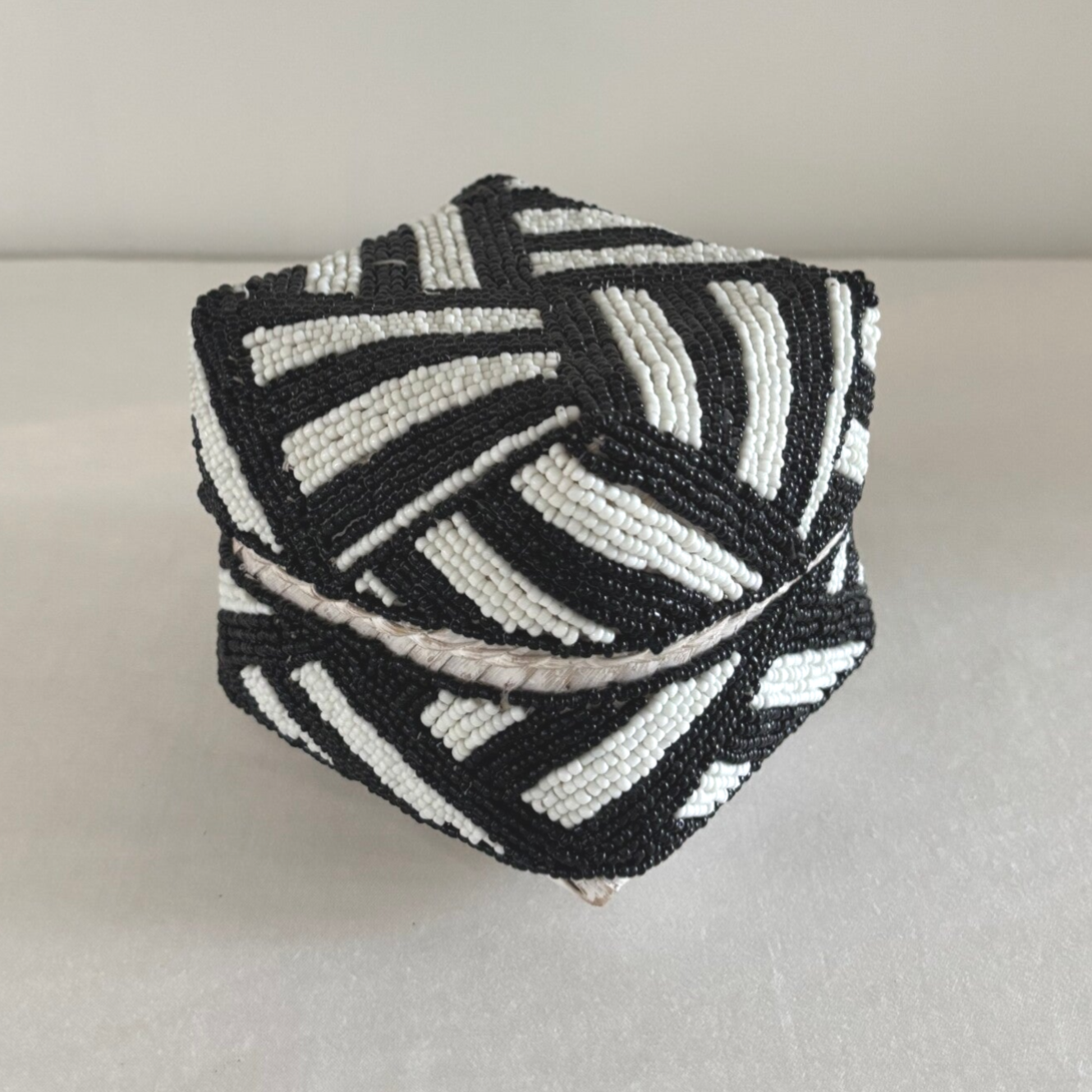 Kralenmandje - Beaded basket