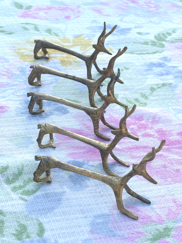 5 Messing messenleggers - 5 Brass knife rests