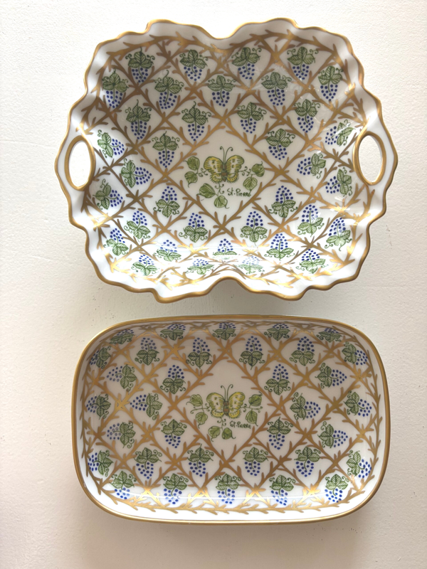 2 Handbeschilderde porseleinen schaaltjes  St. Pierre Limoges France - 2 Porcelain hand-painted dishes by St. Pierre Limoges France