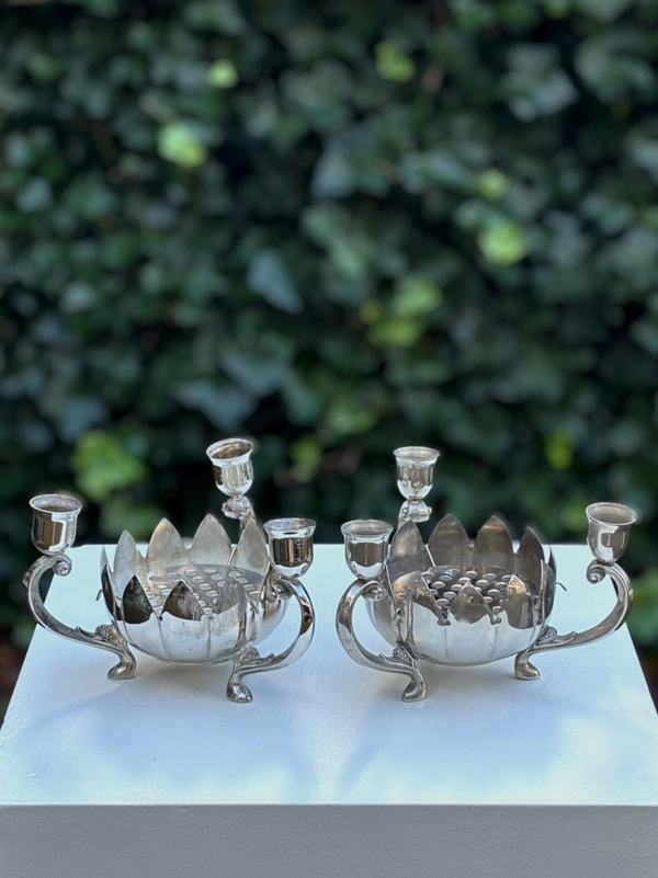 Verzilverde kaarsenhouders ‘Lotus’ - Silver-plated ‘Lotus’ candle holders