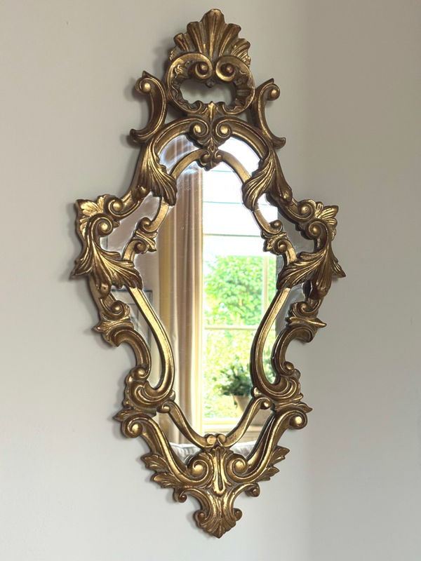 Sierlijke Italiaanse wandspiegel in Rococo-stijl - Elegant Italian wall mirror in the Rococo style
