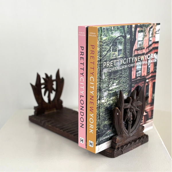 Antieke houten boekensteun palmdecor - Antique wooden bookend with palm design