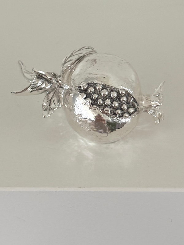 Verfijnde verzilverde granaatappel - Refined silver-plated pomegranate
