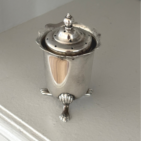 Verzilverde mini zoutstrooier - Silver-plated mini salt shaker