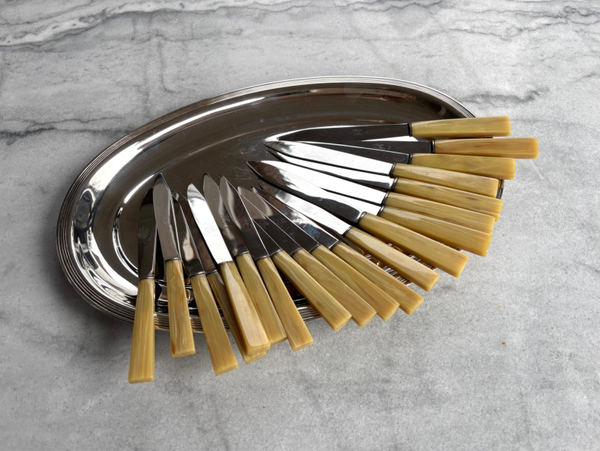 12 kleine & 8 grote messen van L’Epervier Dumont Draguon - 12 Small and 8 large knives by L’Epervier Dumont Draguon