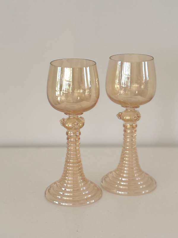 2 Roemers parelmoer - A pair of roemers mother-of-pearl