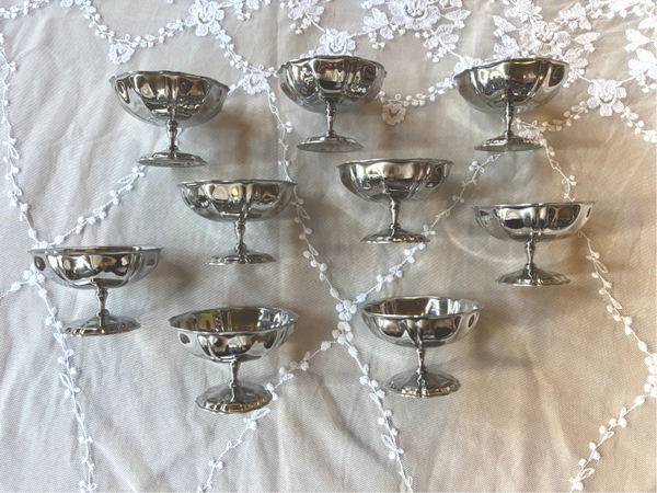 9 Feestelijke coupes - 9 Festive stemmed coupes