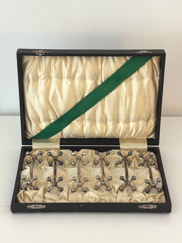 Elegante set van 6 antieke verzilverde messenleggers - Elegant set of 6 antique silver-plated knife rests