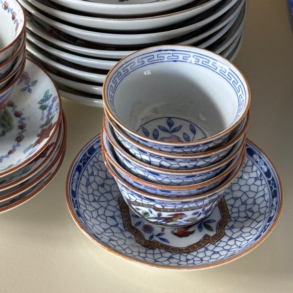 Zeldzame antieke set van Mosa Maastricht 'Paradijsvogel' Louis Regout - Rare antique Mosa Maastricht set designed by Louis Regout in the Paradijsvogel pattern