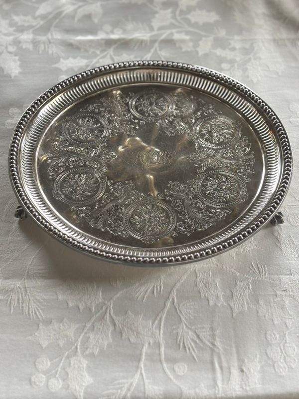 Schitterend antiek Victoriaans verzilverd rond dienblad van Philip Ashberry & Sons - Magnificent antique Victorian silver-plated round tray by Philip Ashberry & Sons